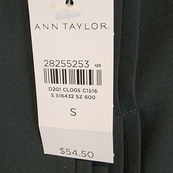 Ann Taylor pleat front sleeveless shell, Size S, NWT - Picture 4 of 5